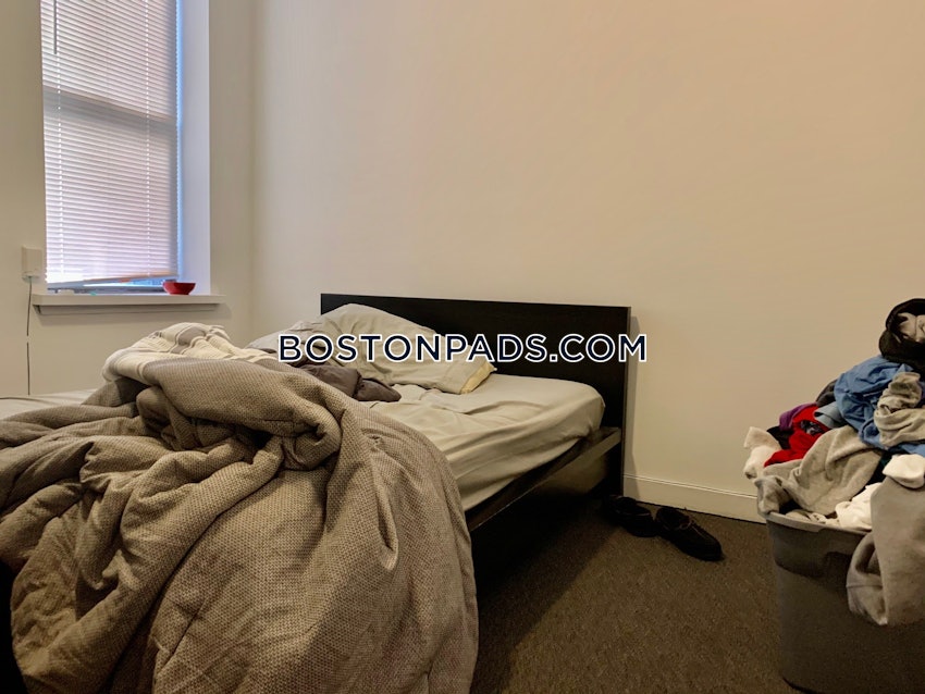 BOSTON - NORTHEASTERN/SYMPHONY - 4 Beds, 1 Bath - Image 6