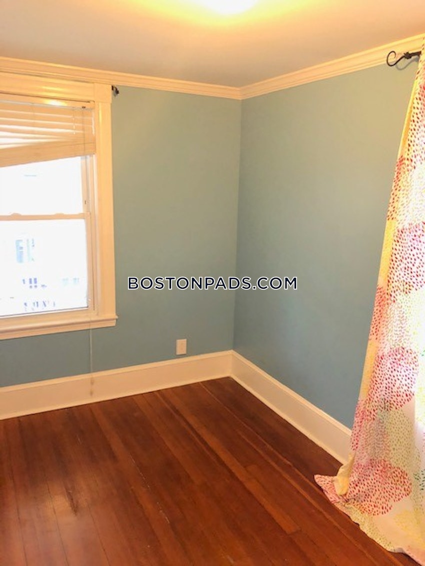 BOSTON - BRIGHTON - OAK SQUARE - 3 Beds, 1 Bath - Image 17