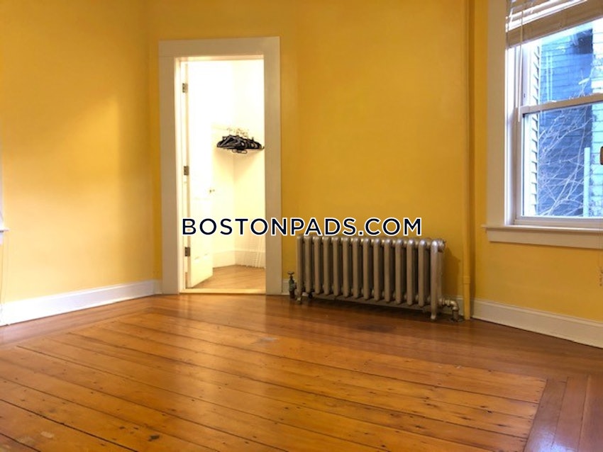 BOSTON - BRIGHTON - OAK SQUARE - 3 Beds, 1 Bath - Image 9