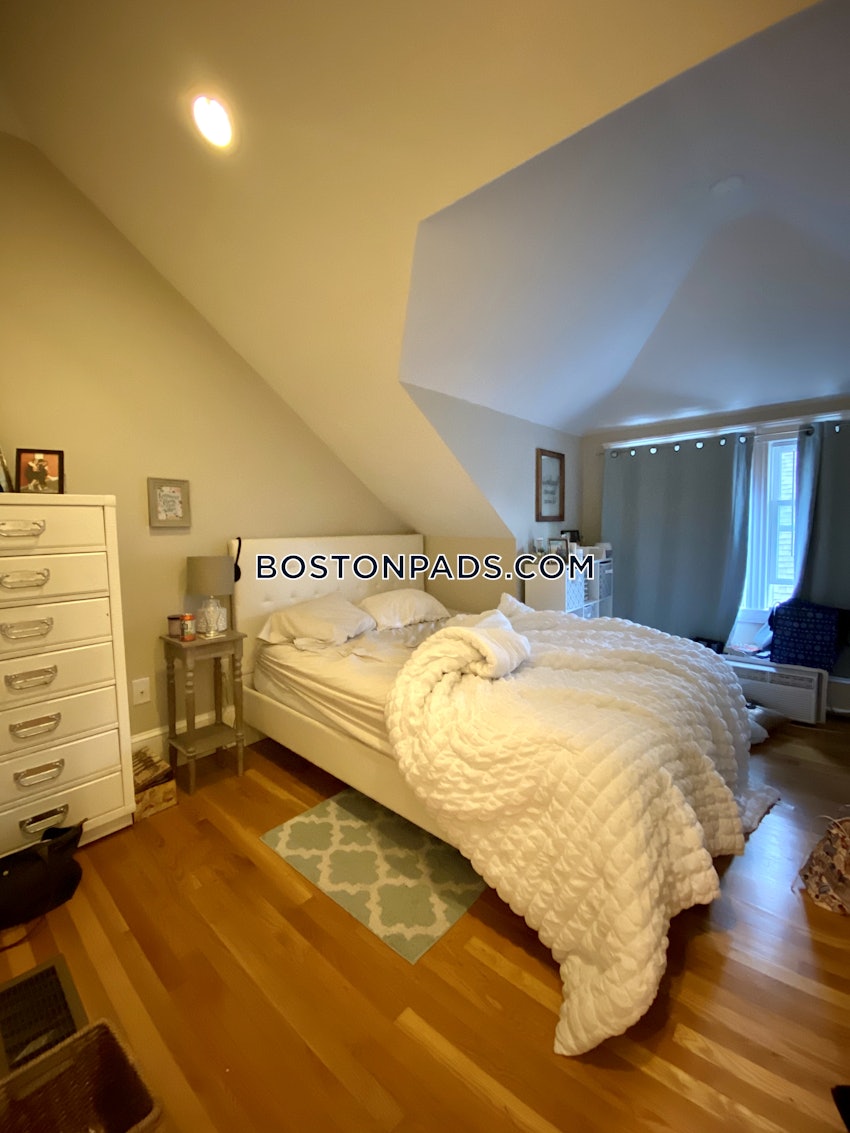 BOSTON - JAMAICA PLAIN - CENTER - 5 Beds, 3 Baths - Image 10