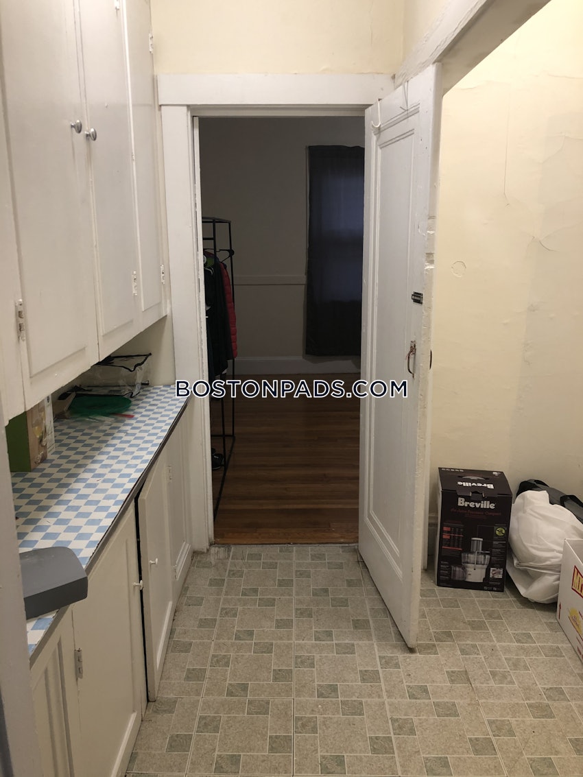 BOSTON - BRIGHTON - BOSTON COLLEGE - 4 Beds, 1 Bath - Image 8