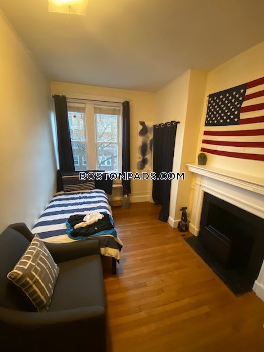 BROOKLINE- BOSTON UNIVERSITY - 4 Beds, 1 Bath - Image 13