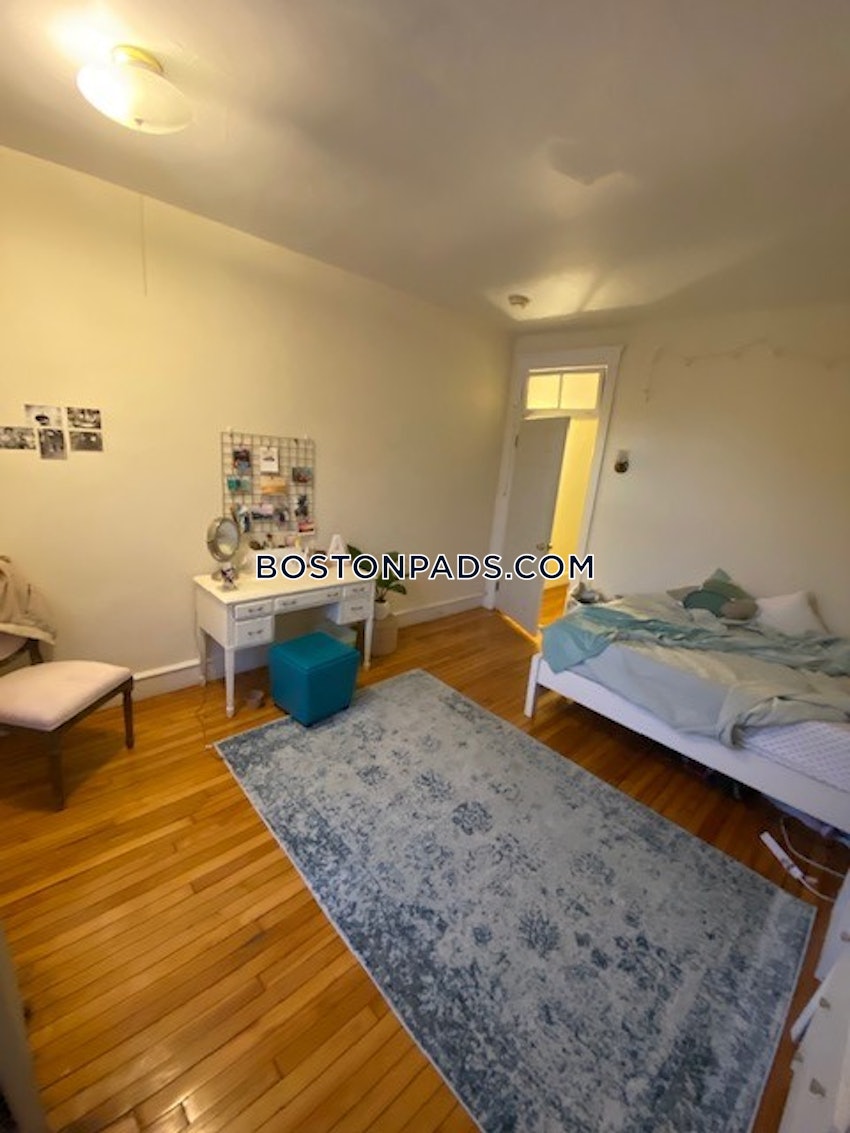 BROOKLINE- BOSTON UNIVERSITY - 6 Beds, 2 Baths - Image 36