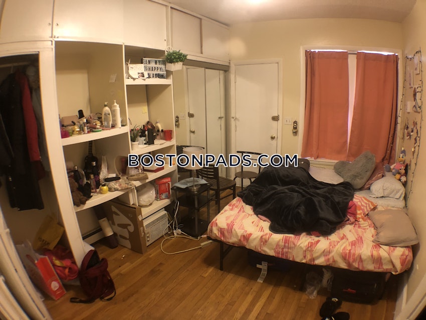 BOSTON - MISSION HILL - 3 Beds, 1 Bath - Image 2