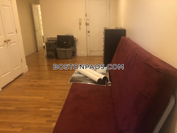 Commonwealth Ave., Boston