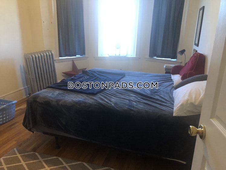 Commonwealth Ave., Boston