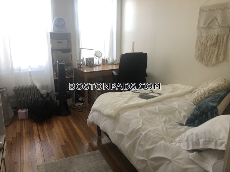 Commonwealth Ave., Boston