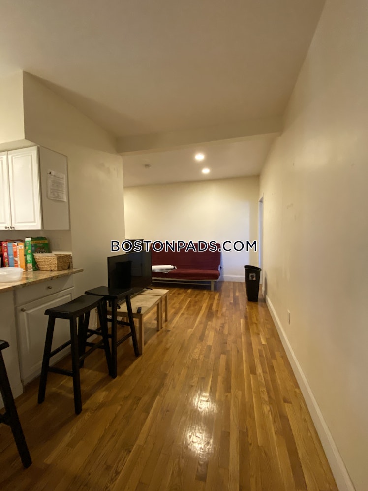 Commonwealth Ave., Boston