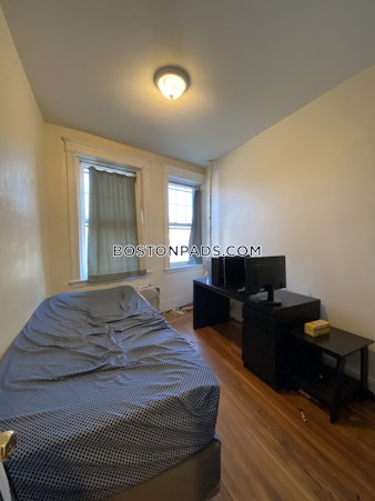 Commonwealth Ave. Boston