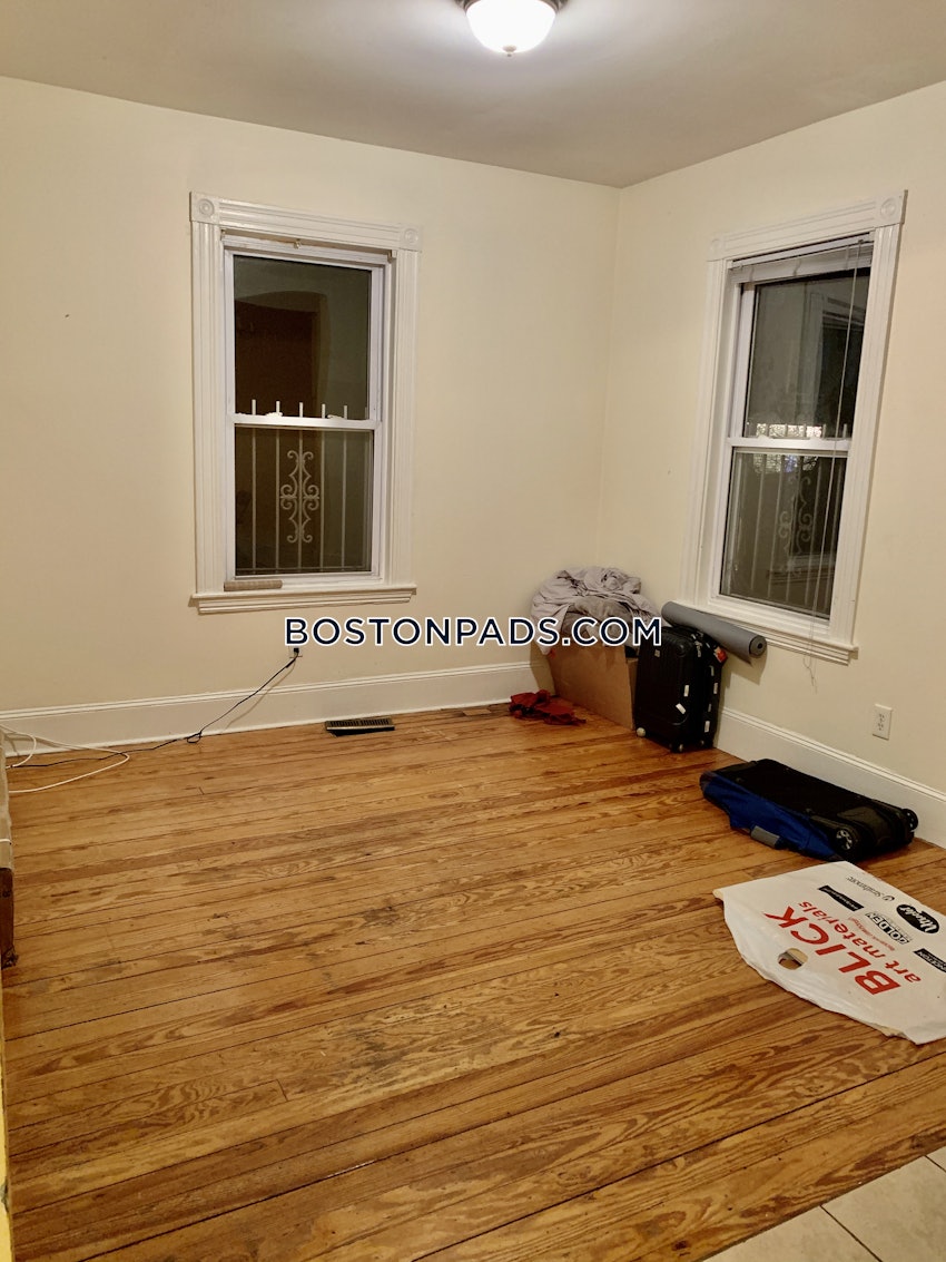 BOSTON - FORT HILL - 4 Beds, 1 Bath - Image 21