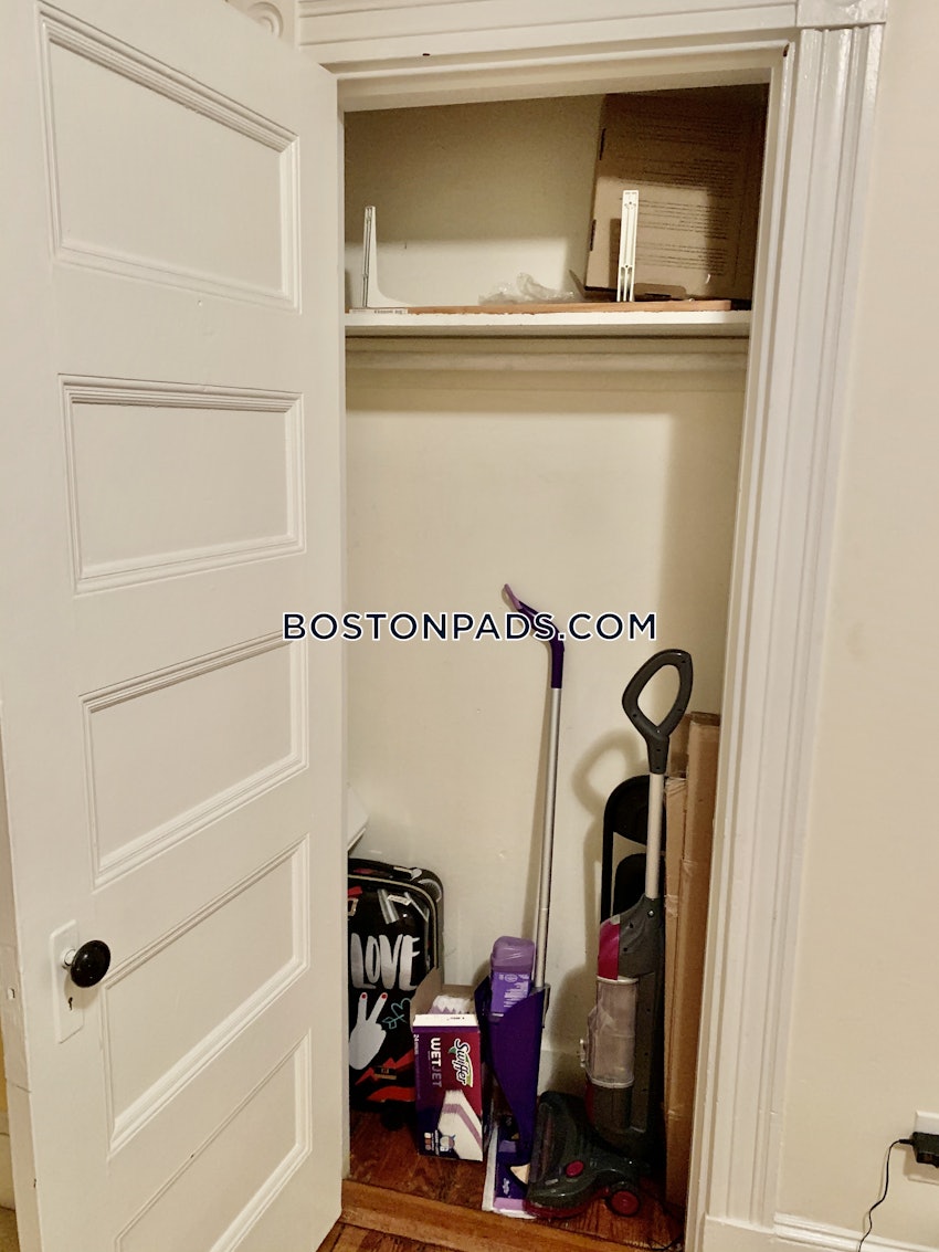 BOSTON - FORT HILL - 4 Beds, 1 Bath - Image 19