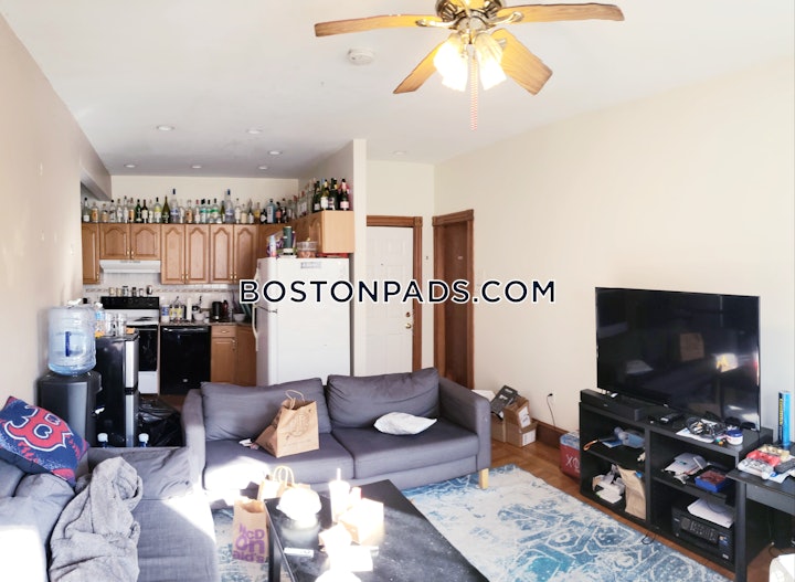 brookline-apartment-for-rent-3-bedrooms-2-baths-boston-university-4300-8014258 