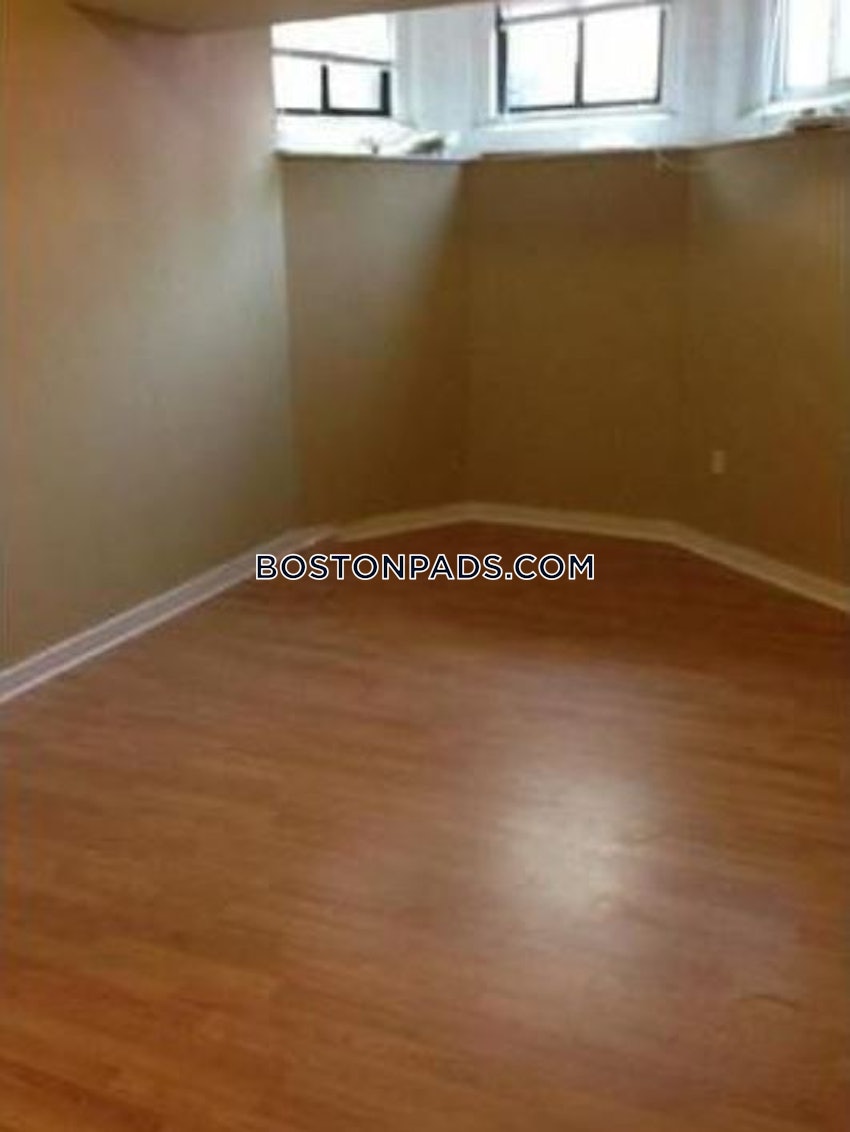 BOSTON - ALLSTON - 3 Beds, 1 Bath - Image 3