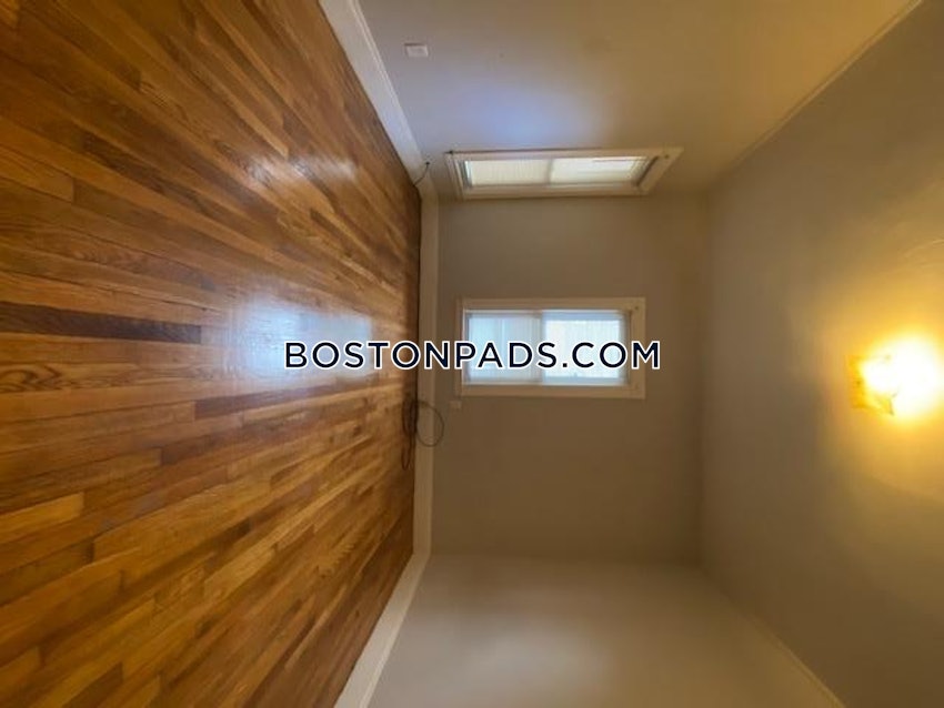 BOSTON - ROXBURY - 3 Beds, 1 Bath - Image 4