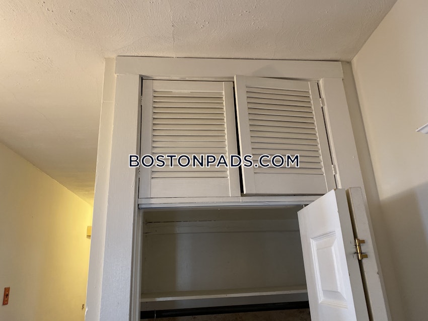 BOSTON - ROSLINDALE - 3 Beds, 1 Bath - Image 28