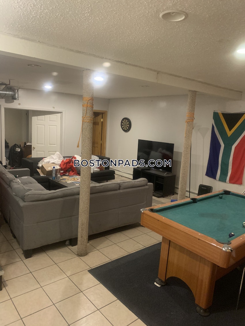 BROOKLINE- BOSTON UNIVERSITY - 5 Beds, 3 Baths - Image 32