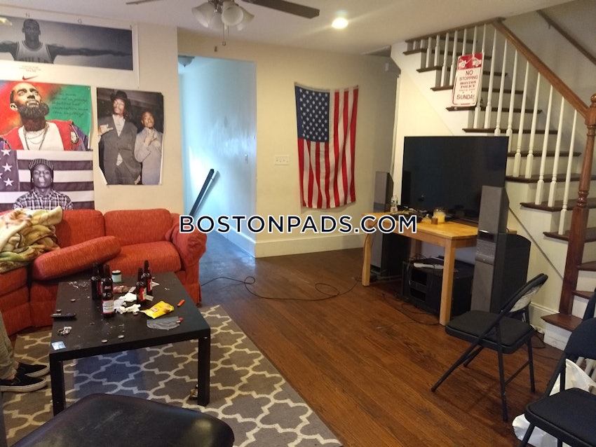 BOSTON - MISSION HILL - 6 Beds, 3 Baths - Image 1