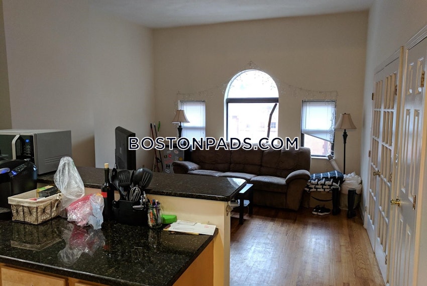 BOSTON - NORTHEASTERN/SYMPHONY - 3 Beds, 1 Bath - Image 1