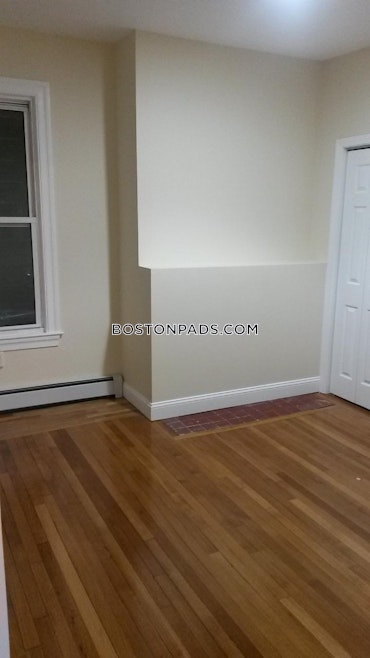 Boston - 4 Beds, 2 Baths