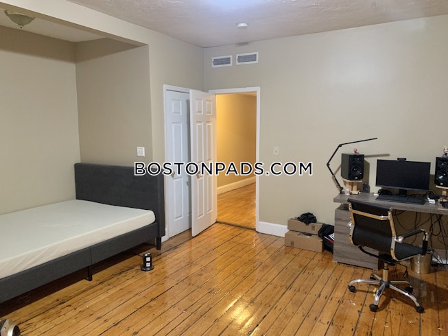 Boston - $4,260+ /mo