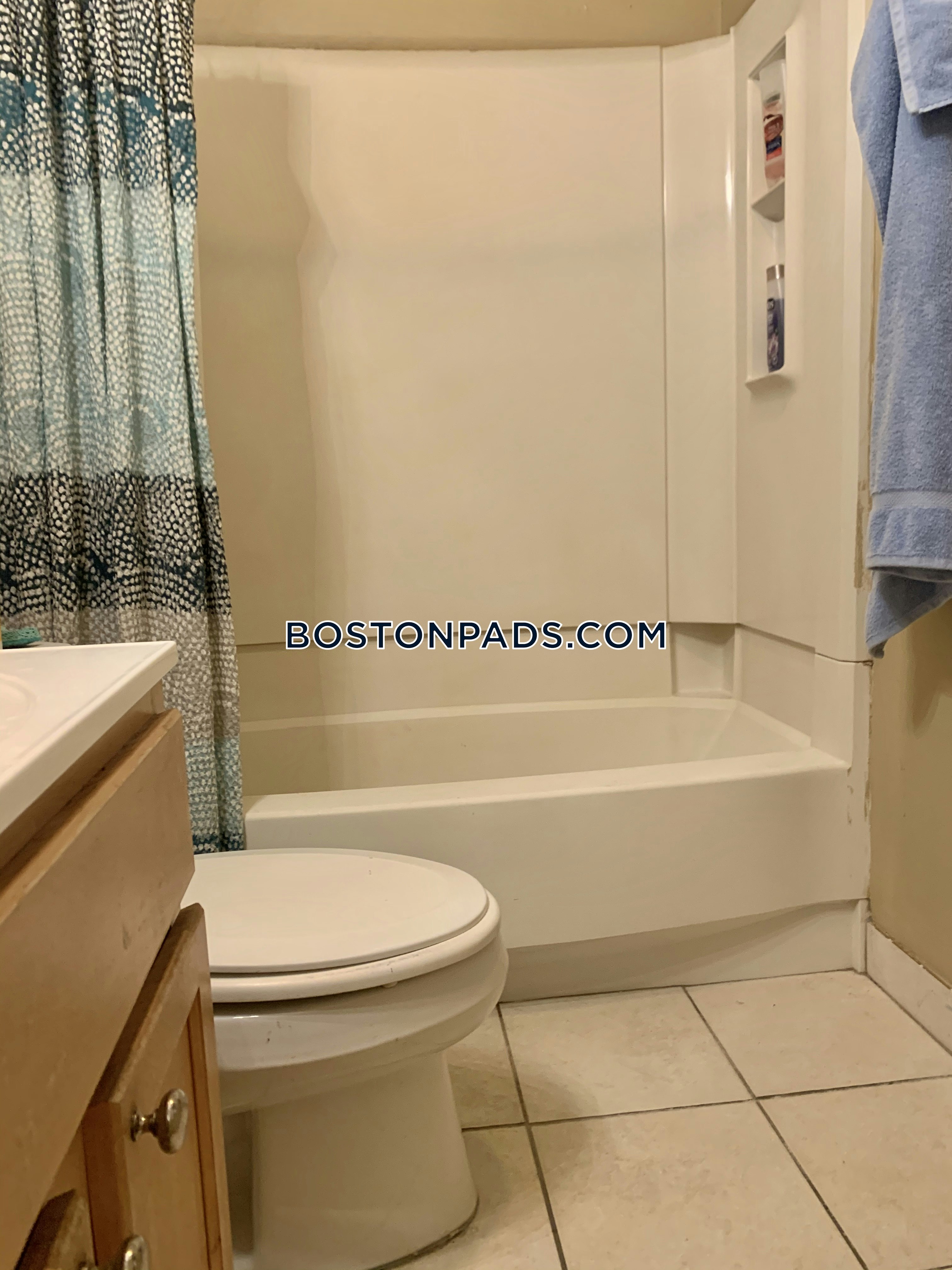 Boston - 4 Beds, 2 Baths