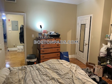 Boston - 4 Beds, 2 Baths