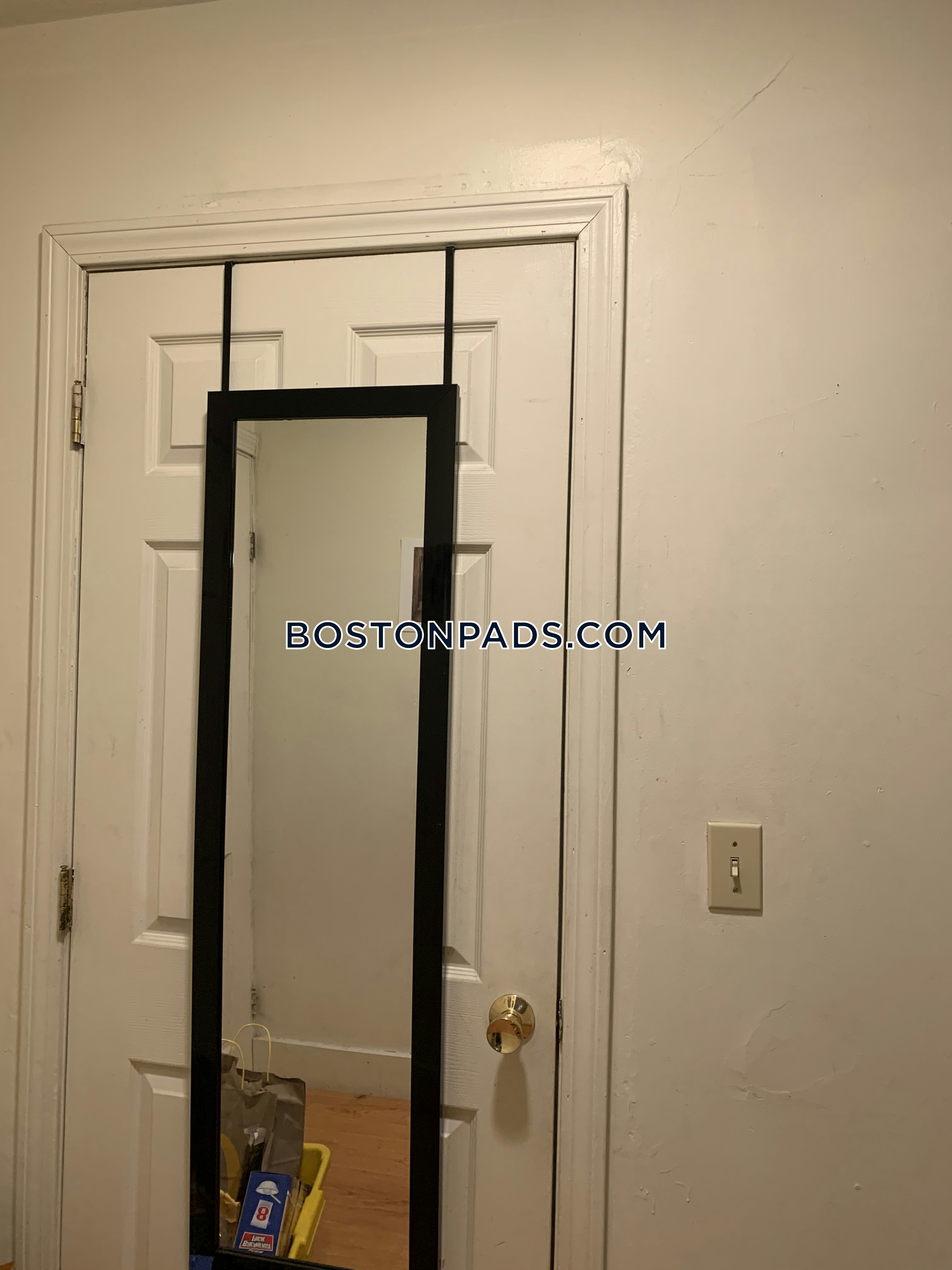 Boston - 4 Beds, 1 Baths