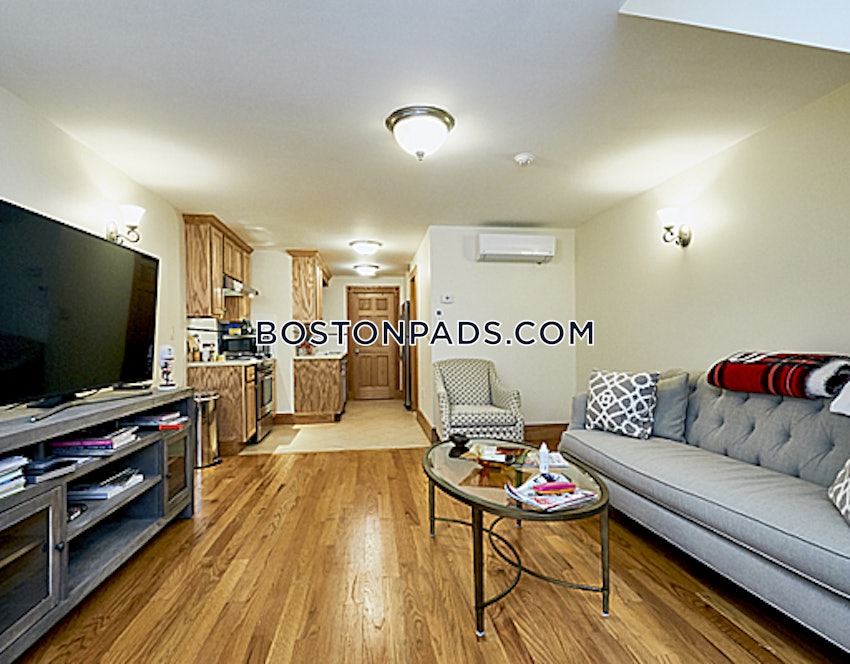 BOSTON - BEACON HILL - 1 Bed, 1 Bath - Image 3