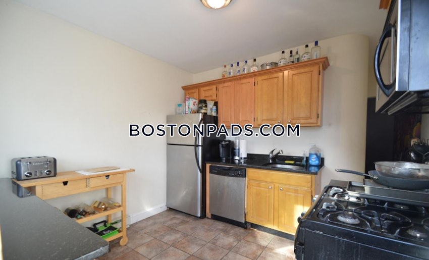 BOSTON - ALLSTON - 4 Beds, 2 Baths - Image 4