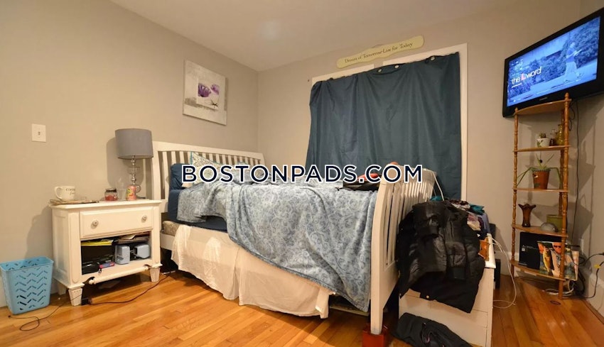 BOSTON - BRIGHTON - OAK SQUARE - 4 Beds, 2 Baths - Image 6