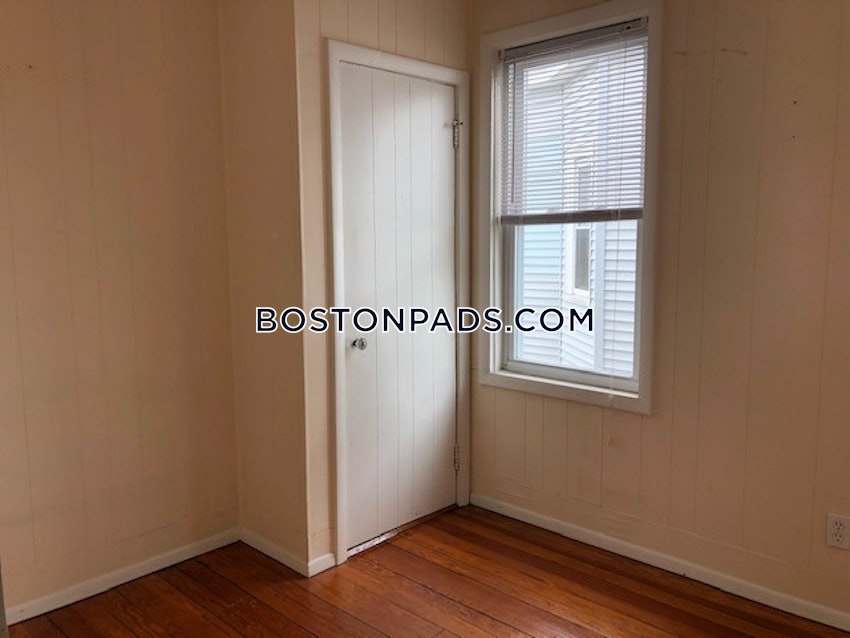 MEDFORD - TUFTS - 3 Beds, 1 Bath - Image 22