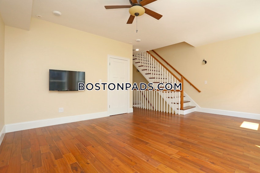 BOSTON - CHARLESTOWN - 5 Beds, 3.5 Baths - Image 4