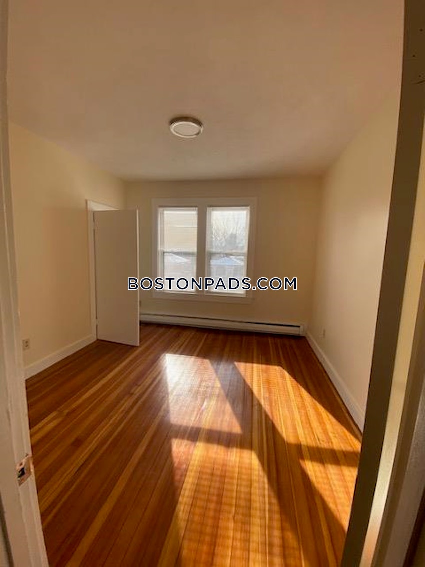 CAMBRIDGE - CENTRAL SQUARE/CAMBRIDGEPORT - 4 Beds, 1 Bath - Image 4