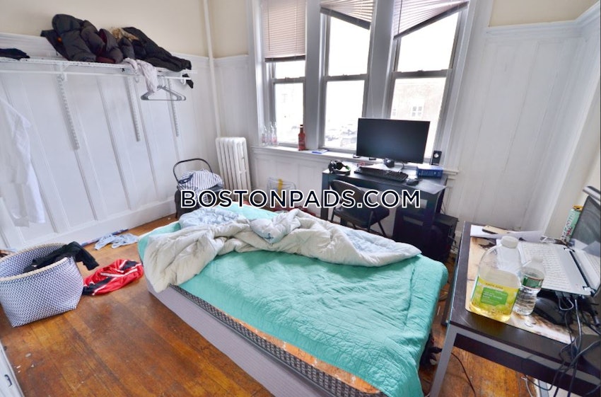 BOSTON - FENWAY/KENMORE - 3 Beds, 1 Bath - Image 2