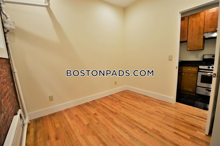 BOSTON - FENWAY/KENMORE - 3 Beds, 1 Bath - Image 4