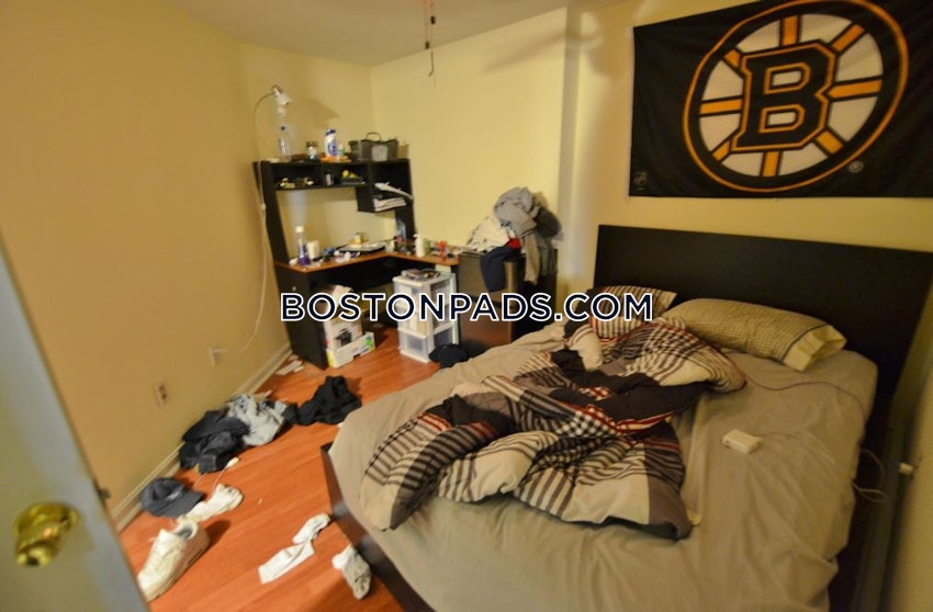 BOSTON - NORTHEASTERN/SYMPHONY - 5 Beds, 2.5 Baths - Image 5