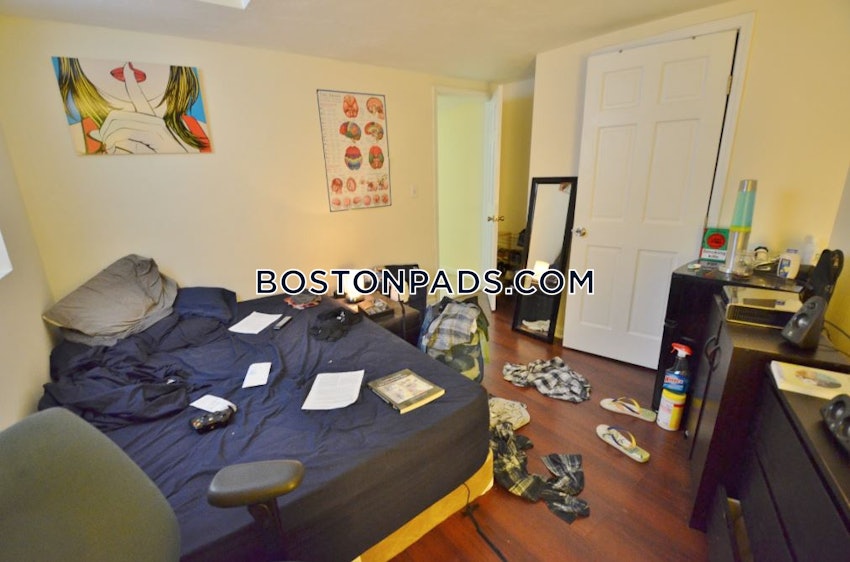 BOSTON - NORTHEASTERN/SYMPHONY - 5 Beds, 2.5 Baths - Image 4