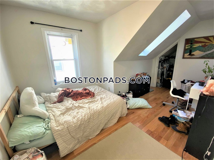 BOSTON - ALLSTON - 4 Beds, 1 Bath - Image 11