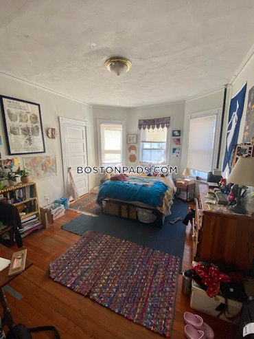 Boston - 5 Beds, 2 Baths