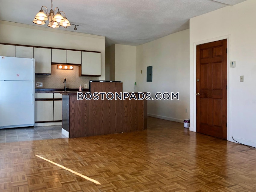 REVERE - 2 Beds, 1 Bath - Image 3