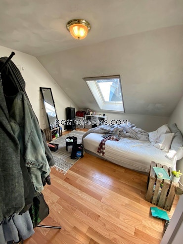 Boston - 4 Beds, 1 Baths