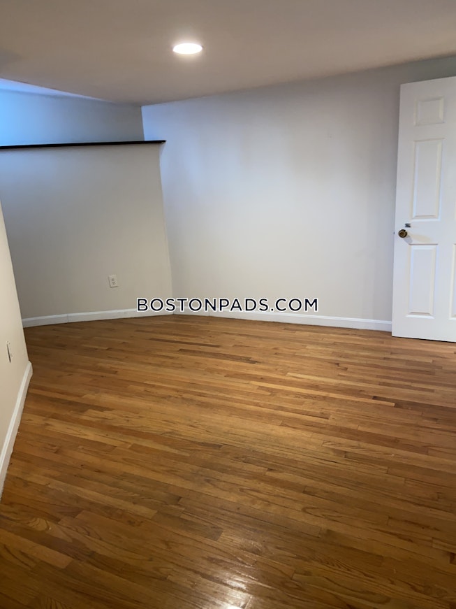 Boston - $3,500+ /mo