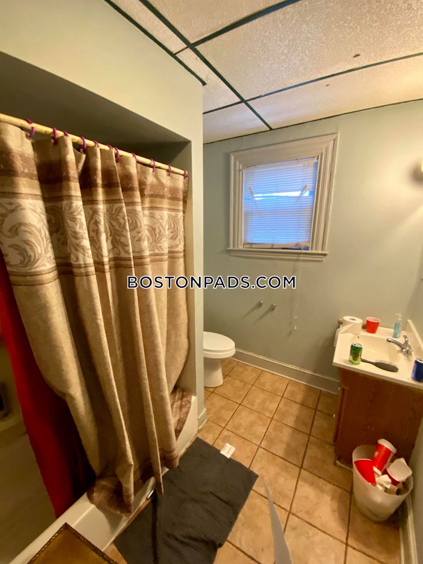 BOSTON - ALLSTON - 5 Beds, 2 Baths - Image 7