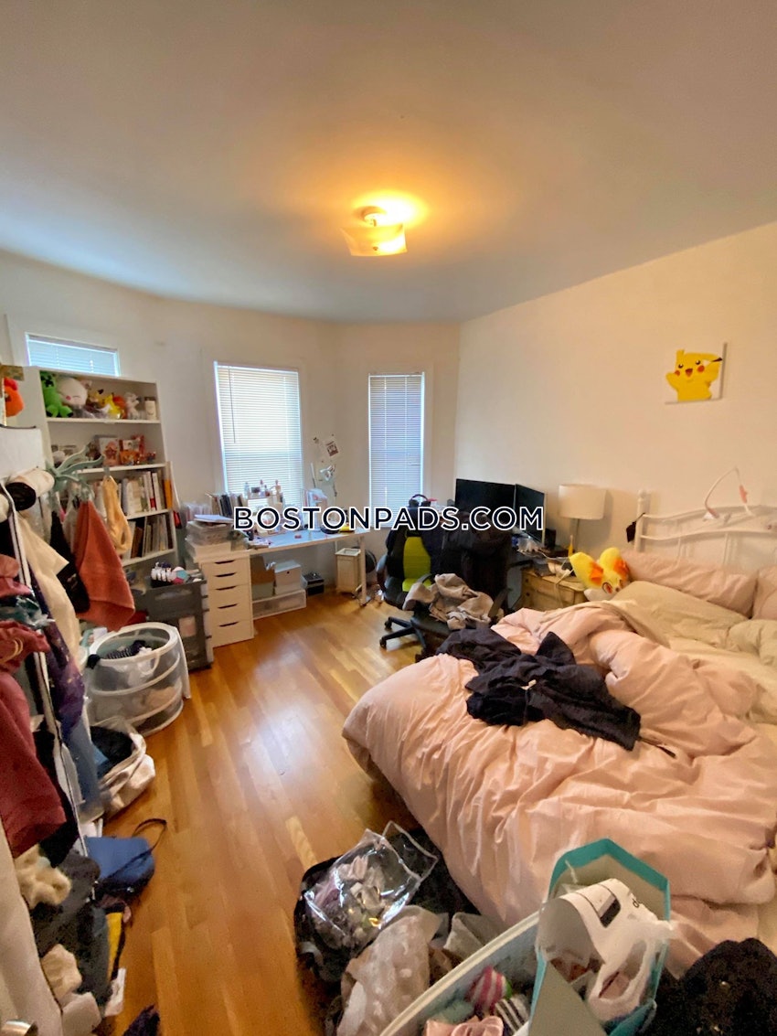 BOSTON - ALLSTON - 3 Beds, 1 Bath - Image 4