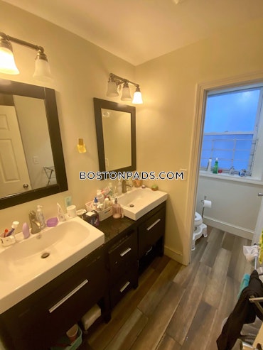 Boston - 4 Beds, 2 Baths