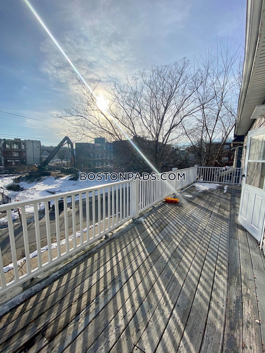 BOSTON - ALLSTON - 4 Beds, 2 Baths - Image 10