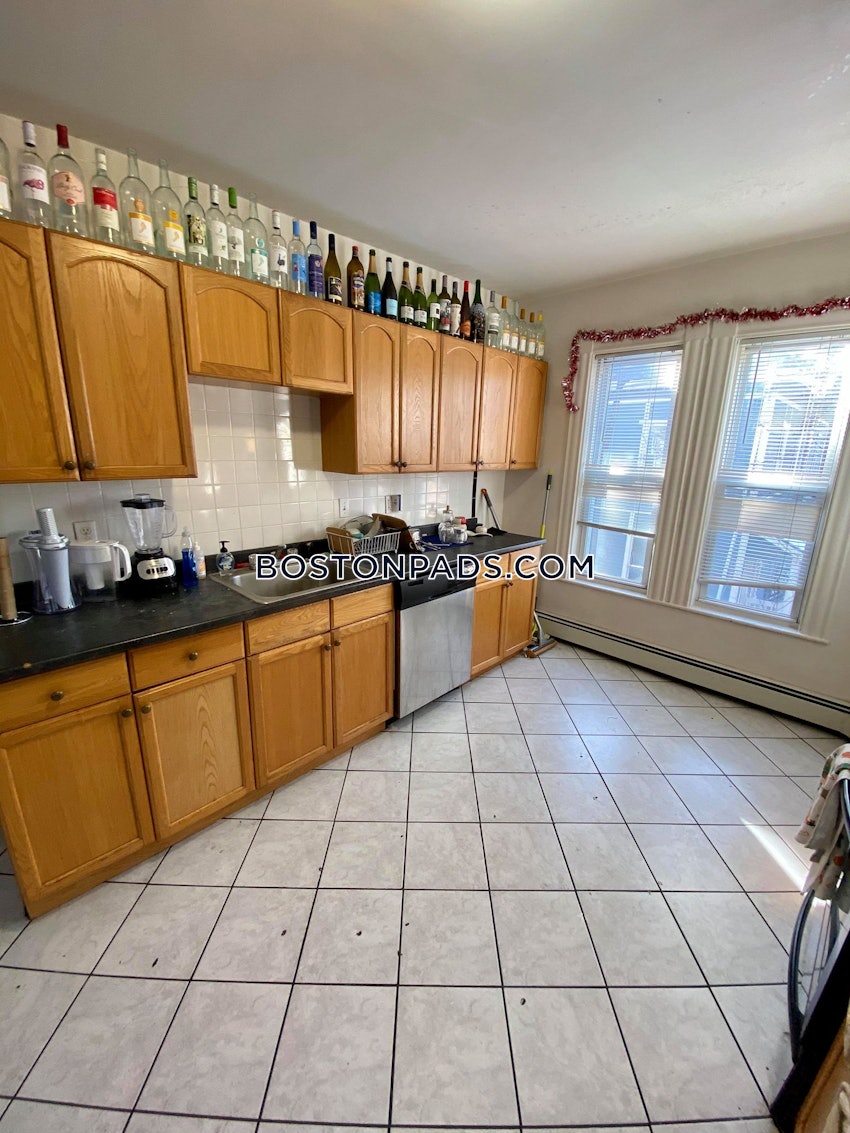 BOSTON - ALLSTON - 4 Beds, 2 Baths - Image 3