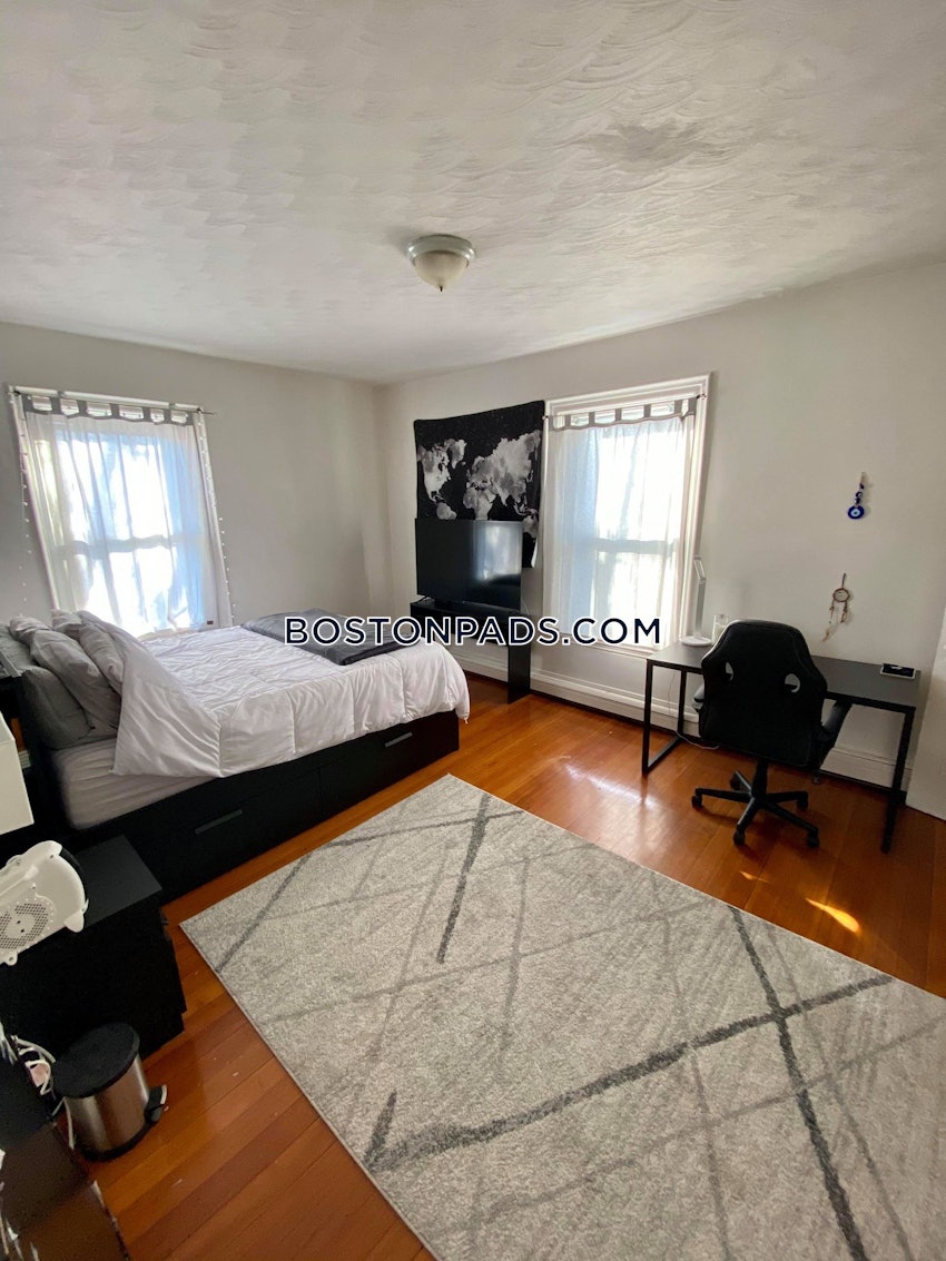 BOSTON - ALLSTON - 4 Beds, 2 Baths - Image 5