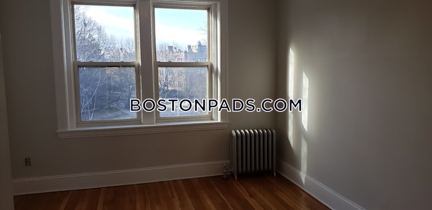 BROOKLINE- BOSTON UNIVERSITY - 4 Beds, 1.5 Baths - Image 4