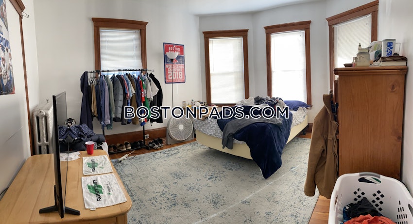 MEDFORD - MEDFORD SQUARE - 3 Beds, 1 Bath - Image 13